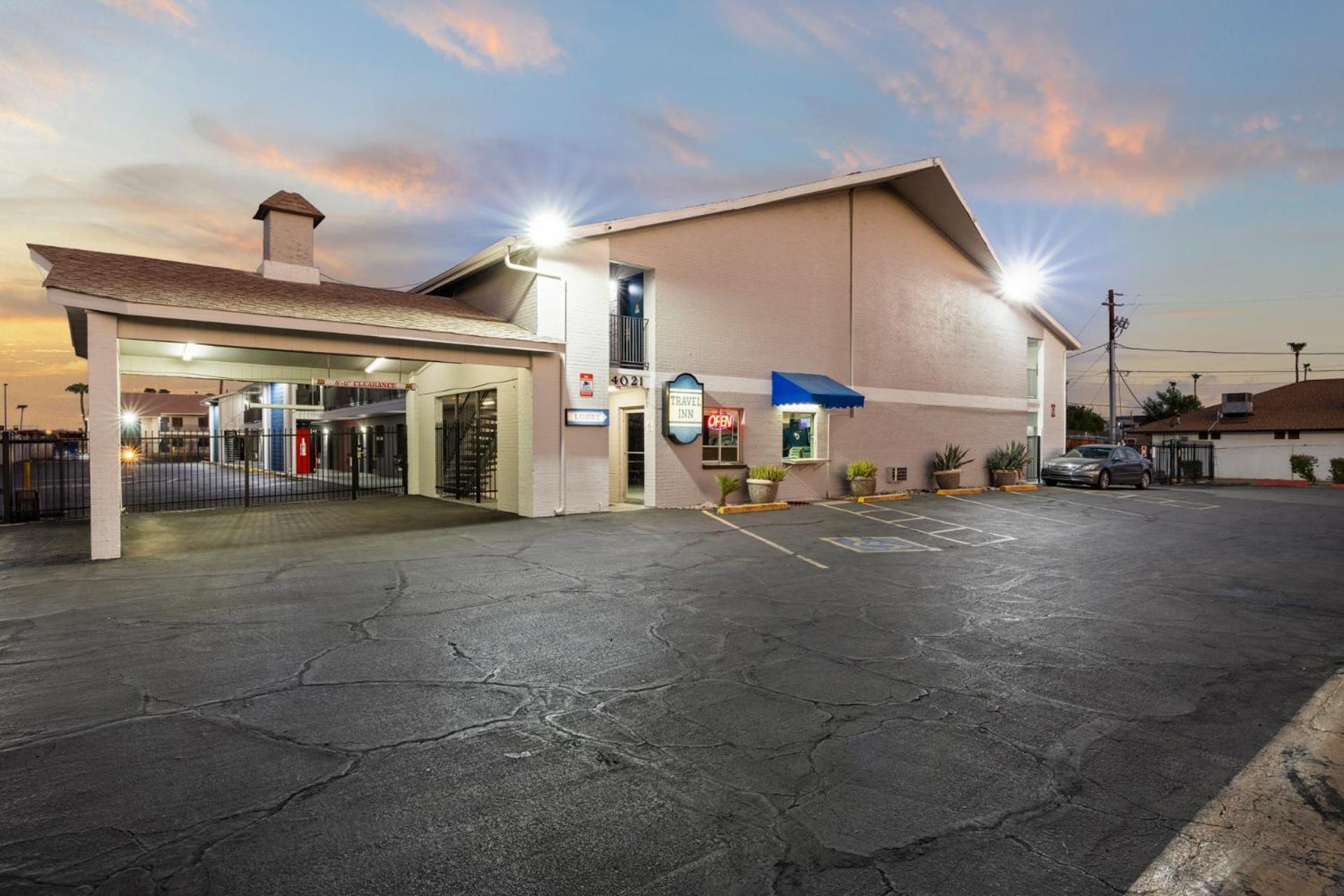 Travel Inn Phoenix Exterior photo